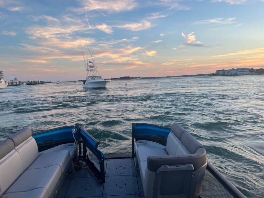 Under The Bridge Watersports - Jet Ski & Pontoon Boat Rentals