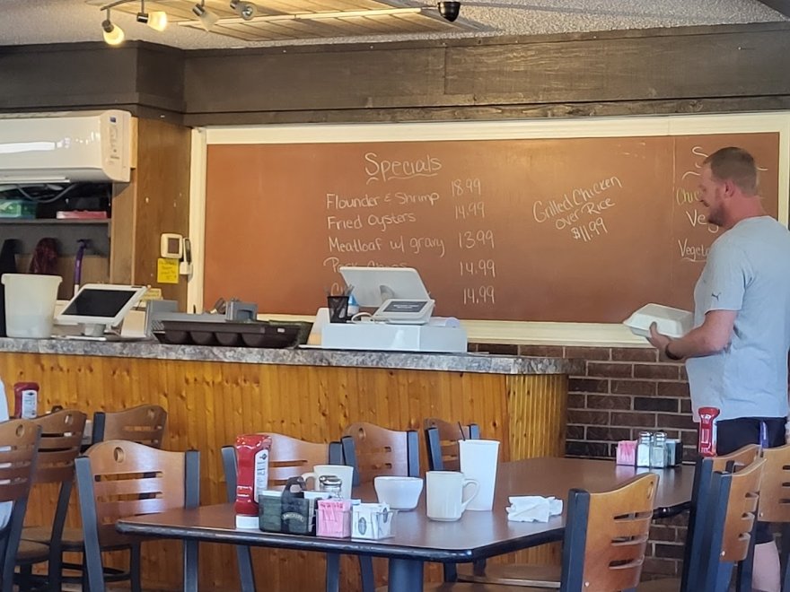 Red Roof Family Restaurant Red Roof Family Restaurant